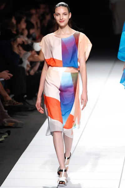 Look 32